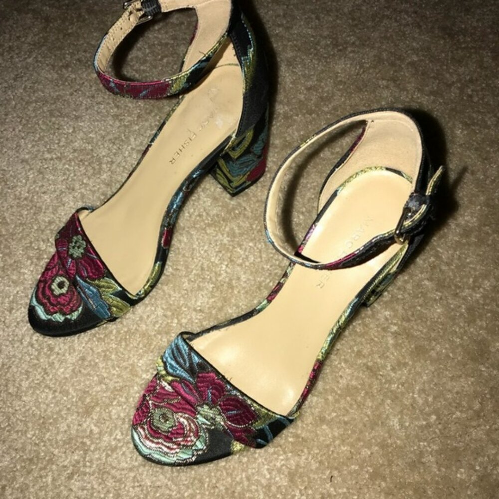 Marc Fisher "Glowing" Brocade Floral Sandals - Size 5.5 | Like New - Picture 8 of 8